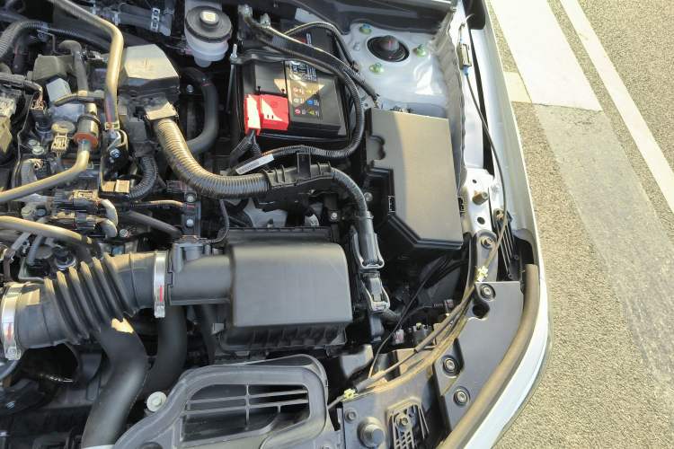 Used Honda Civic 2023 240TURBO CVT Dynamic Edition Engine Bay Left
