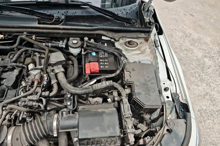 Used Honda Civic 2023 240TURBO CVT Dynamic · Center Stage Special Edition Engine Bay Left