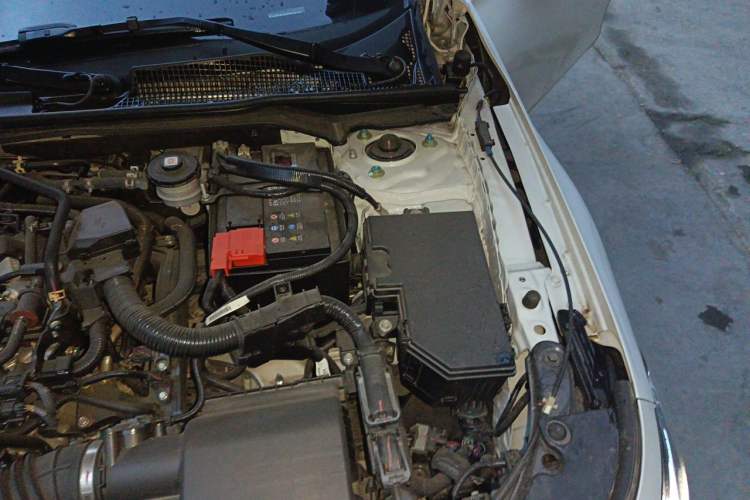 Used Honda Civic 2023 240TURBO CVT Dynamic · Center Stage Special Edition Engine Bay Left