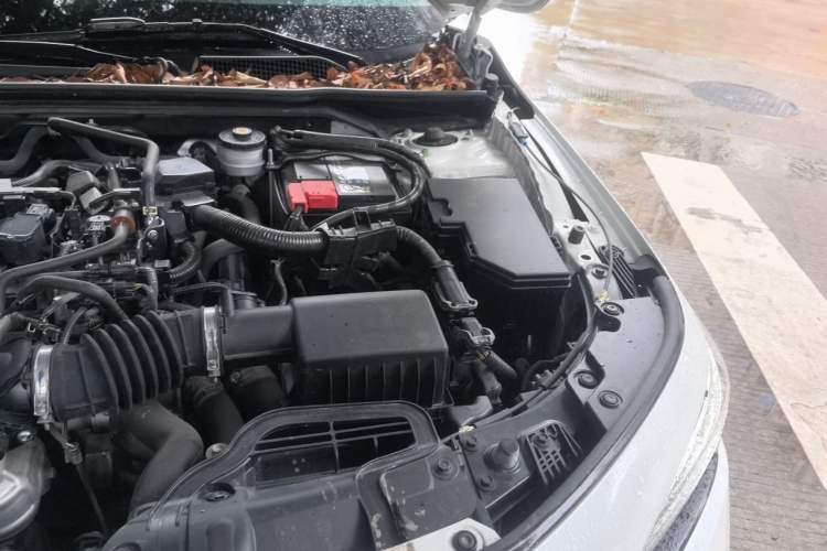 Used Honda Civic 2023 240TURBO CVT Dynamic Edition Engine Bay Left