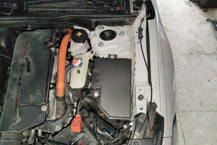 Used Honda Civic 2023 2.0L eHEV Pioneer Edition Engine Bay Left