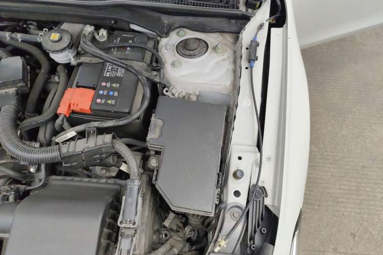 Used Honda Civic 2023 240TURBO CVT Dynamic Edition Engine Bay Left