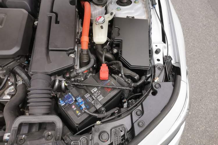 Used Honda Civic 2023 2.0L eHEV Pioneer Edition Engine Bay Left