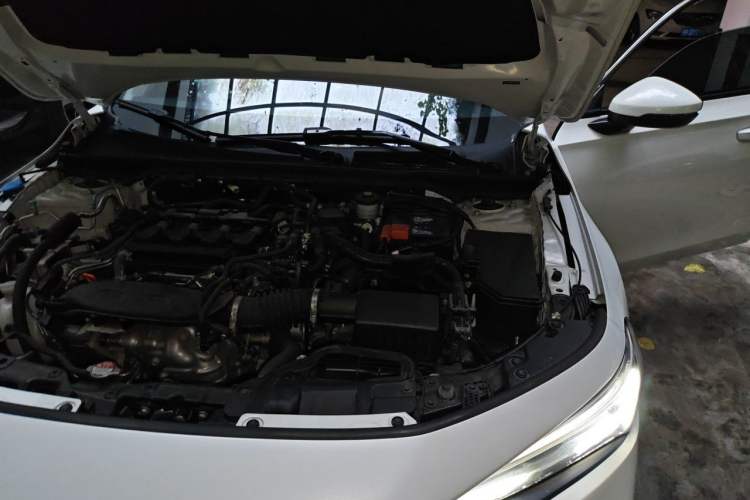 Used Honda Civic 2023 240TURBO CVT Dynamic Edition Engine Bay Left