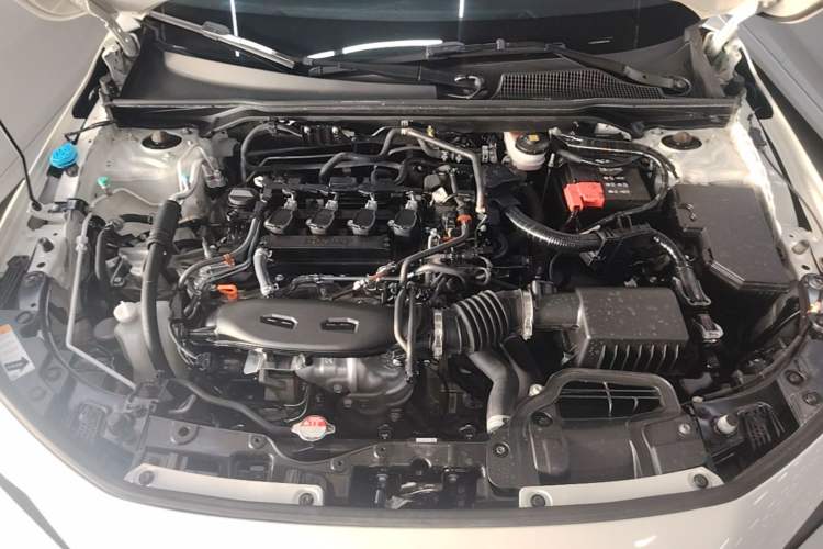 Used Honda Civic 2023 240TURBO CVT Dynamic Edition Engine Bay