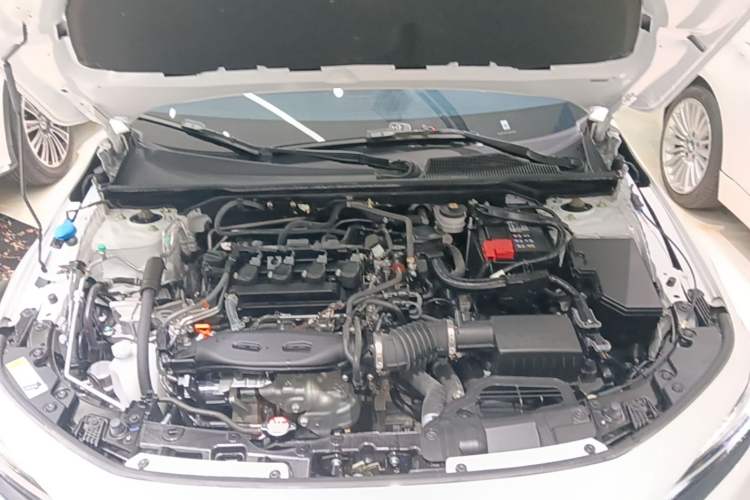 Used Honda Civic 2023 240TURBO CVT Dynamic Edition Engine Bay