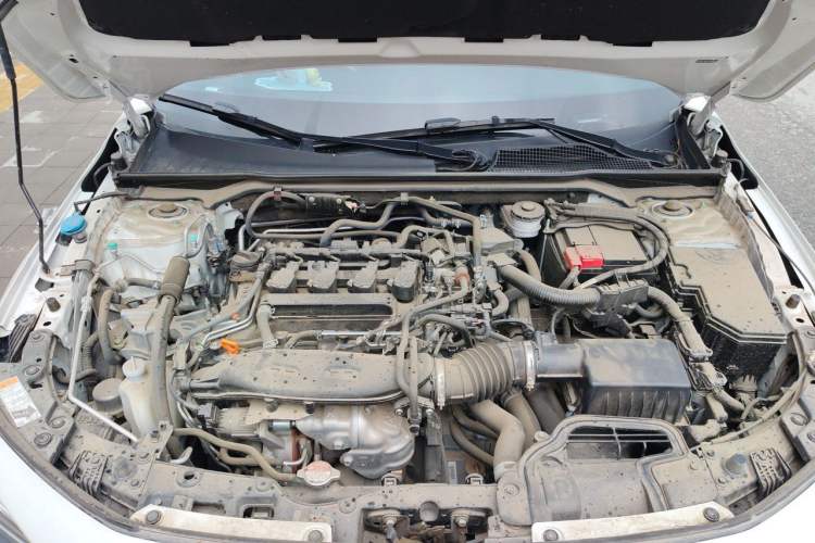 Used Honda Civic 2023 240TURBO CVT Dynamic Edition Engine Bay