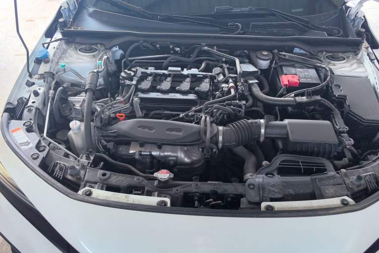 Used Honda Civic 2023 240TURBO CVT Dynamic Edition Engine Bay Right