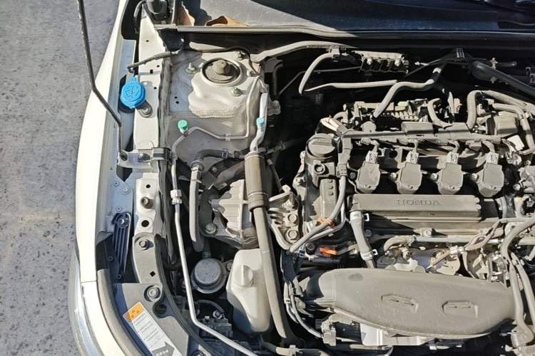 Used Honda Civic 2023 240TURBO CVT Dynamic · Center Stage Special Edition Engine Bay Right