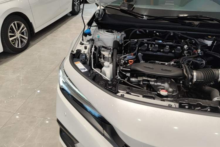 Used Honda Civic 2023 240TURBO CVT Dynamic Edition Engine Bay Right