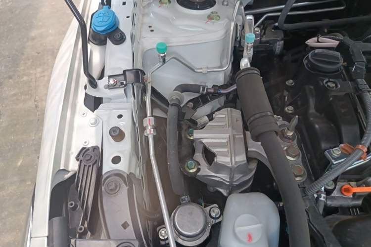 Used Honda Civic 2023 240TURBO CVT Dynamic Edition Engine Bay Right