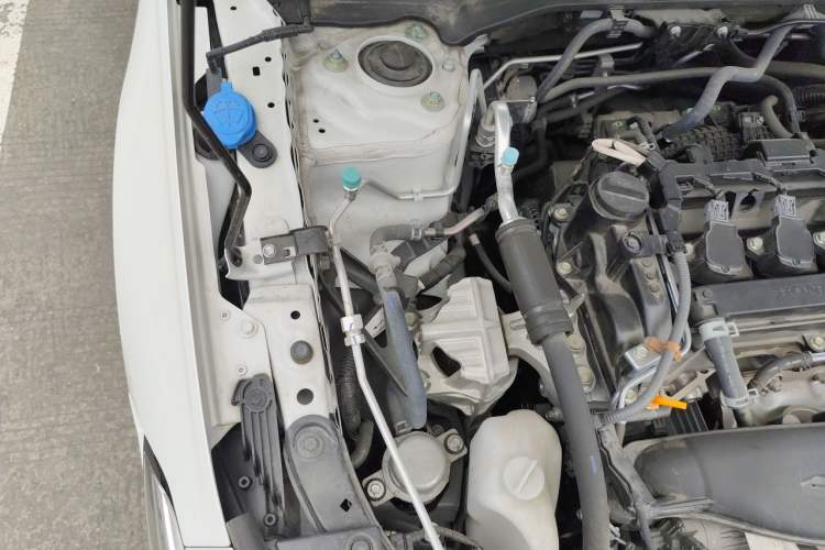 Used Honda Civic 2023 240TURBO CVT Dynamic Edition Engine Bay Right