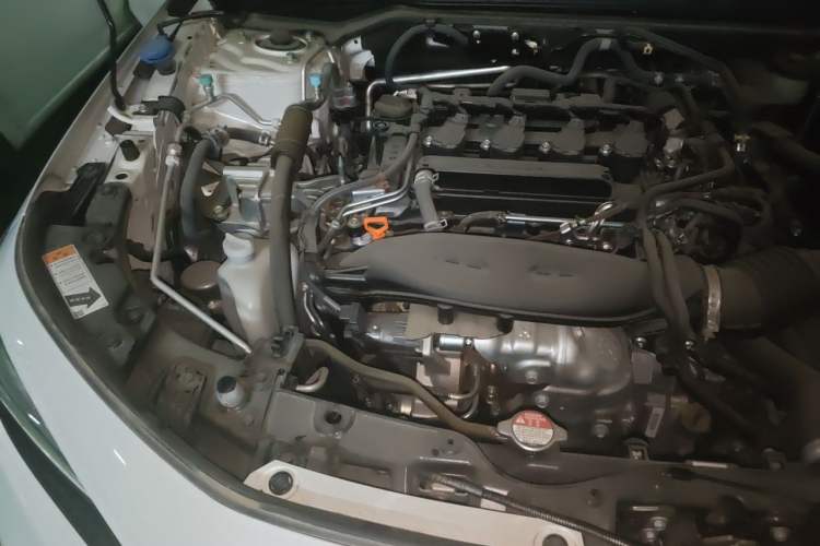 Used Honda Civic 2023 240TURBO CVT Dynamic Edition Engine Bay Right