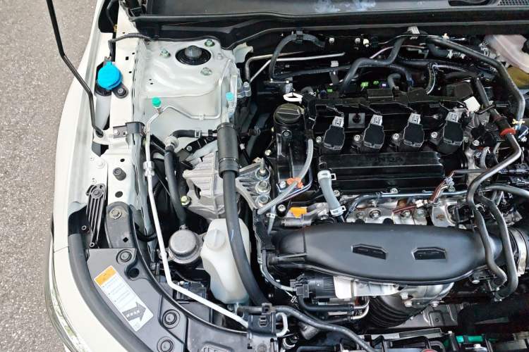 Used Honda Civic 2023 240TURBO CVT Dynamic Edition Engine Bay Right