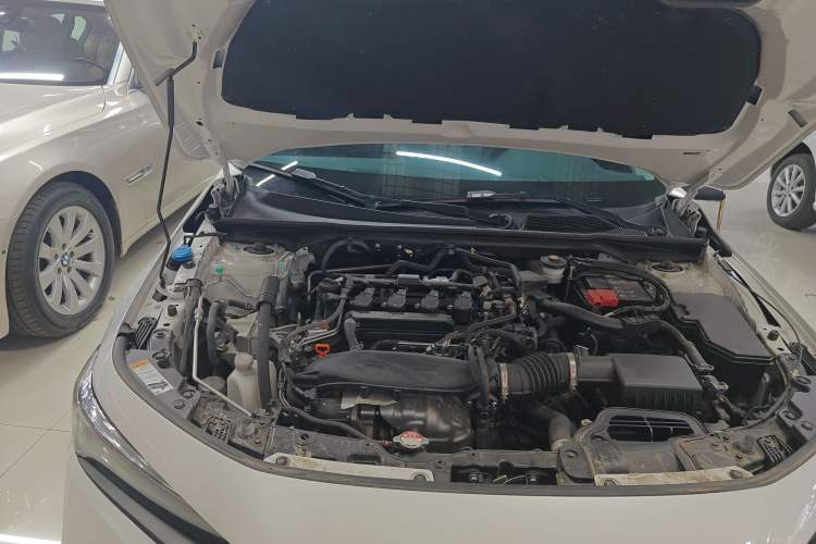 Used Honda Civic 2023 240TURBO CVT Dynamic Edition Engine Bay Right