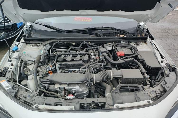 Used Honda Civic 2023 240TURBO CVT Dynamic Edition Engine Bay