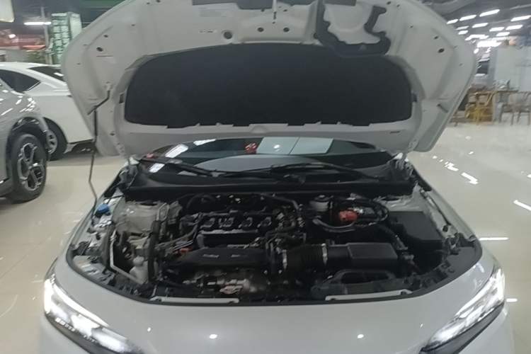 Used Honda Civic 2023 240TURBO CVT Dynamic Edition Engine Bay