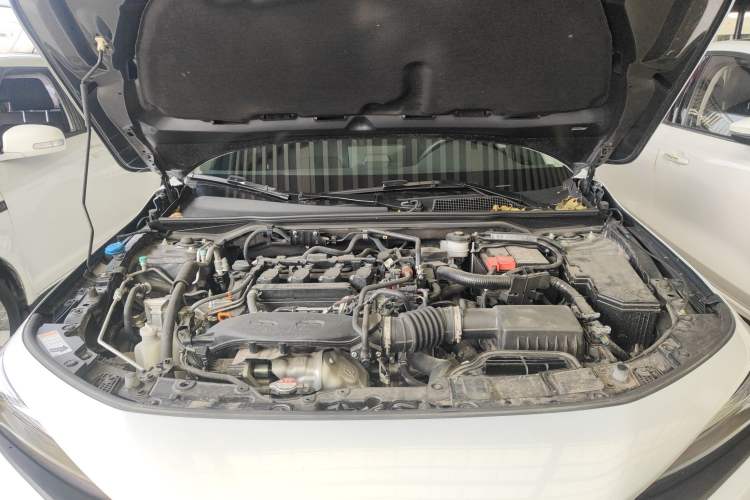 Used Honda Civic 2023 240TURBO CVT Dynamic Edition Engine Bay