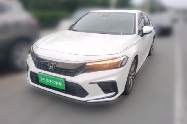 Ojetý Honda Civic 2023 240TURBO CVT Dynamic · Center Stage Special Edition