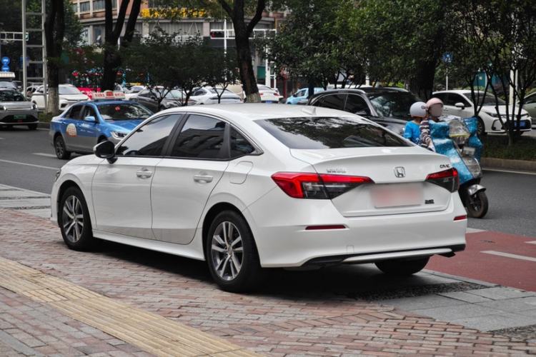 Used Honda Civic 2023 240TURBO CVT Dynamic · Center Stage Special Edition Exterior 2