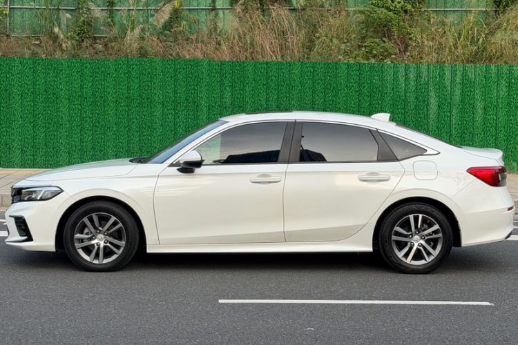 Used Honda Civic 2023 240TURBO CVT Dynamic · Center Stage Special Edition Exterior 3