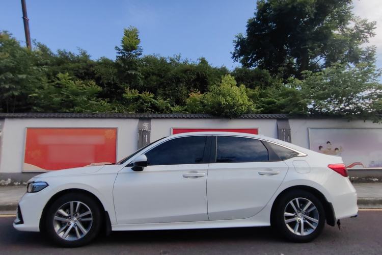 Used Honda Civic 2023 240TURBO CVT Dynamic · Center Stage Special Edition Exterior 3