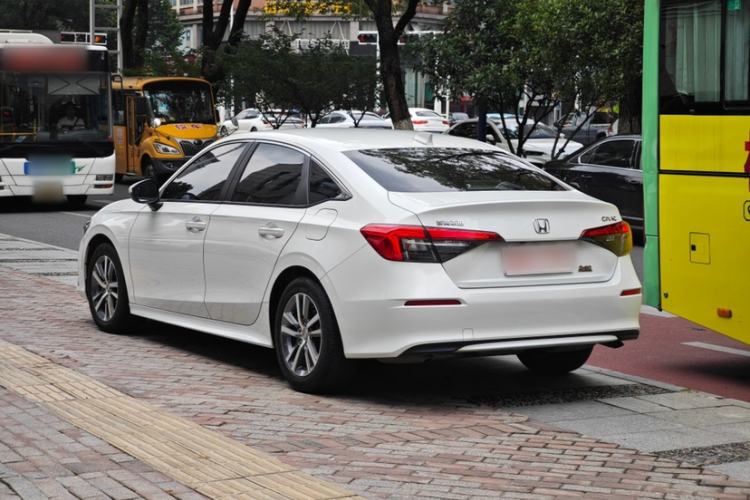 Used Honda Civic 2023 240TURBO CVT Dynamic · Center Stage Special Edition Exterior 3