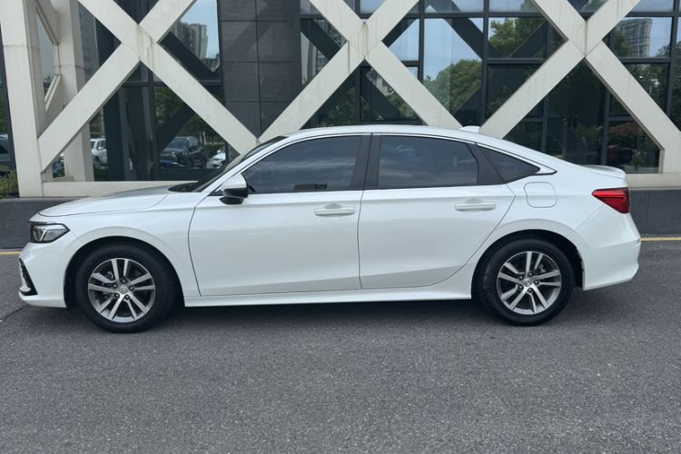 Used Honda Civic 2023 240TURBO CVT Dynamic · Center Stage Special Edition Exterior 3