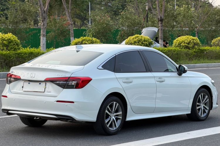 Used Honda Civic 2023 240TURBO CVT Dynamic · Center Stage Special Edition Exterior 4