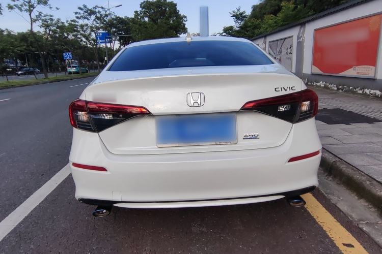 Used Honda Civic 2023 240TURBO CVT Dynamic · Center Stage Special Edition Exterior 4
