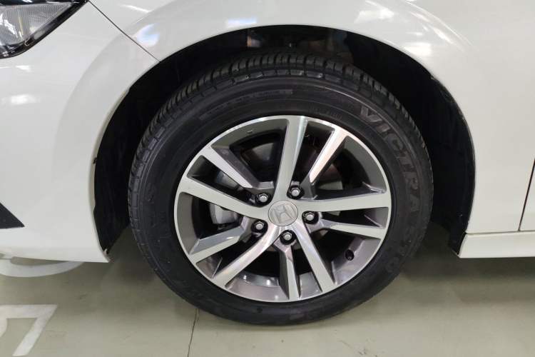 Used Honda Civic 2023 240TURBO CVT Dynamic · Center Stage Special Edition Exterior 4