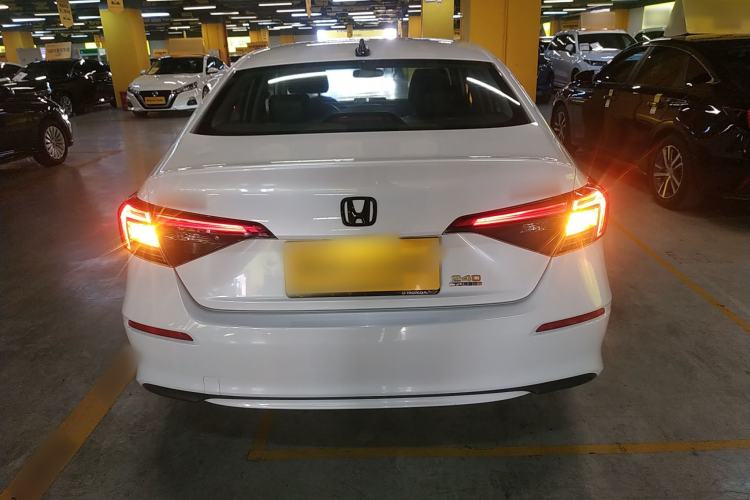 Used Honda Civic 2023 240TURBO CVT Dynamic · Center Stage Special Edition Exterior 4