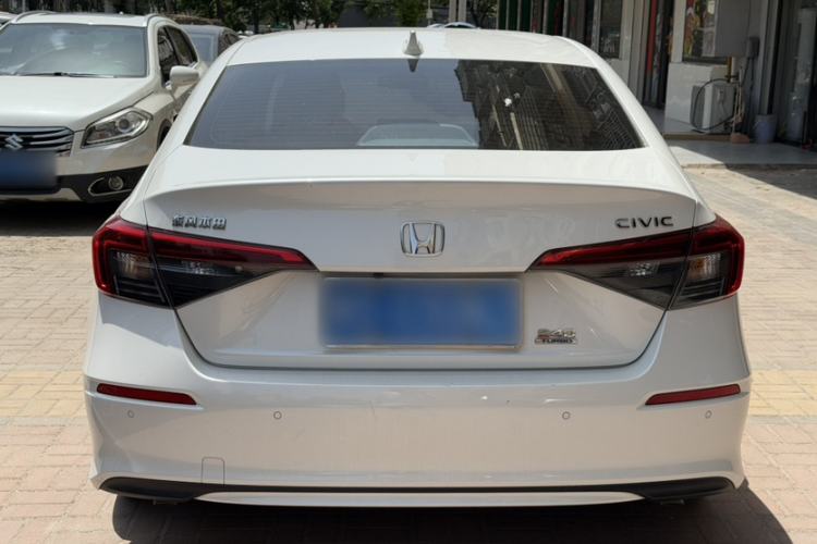 Used Honda Civic 2023 240TURBO CVT Dynamic · Center Stage Special Edition Exterior 4