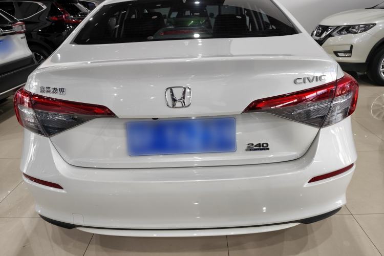 Used Honda Civic 2023 240TURBO CVT Dynamic · Center Stage Special Edition Exterior 4