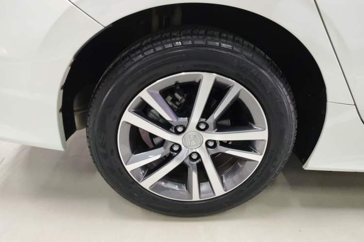 Used Honda Civic 2023 240TURBO CVT Dynamic · Center Stage Special Edition Exterior 5