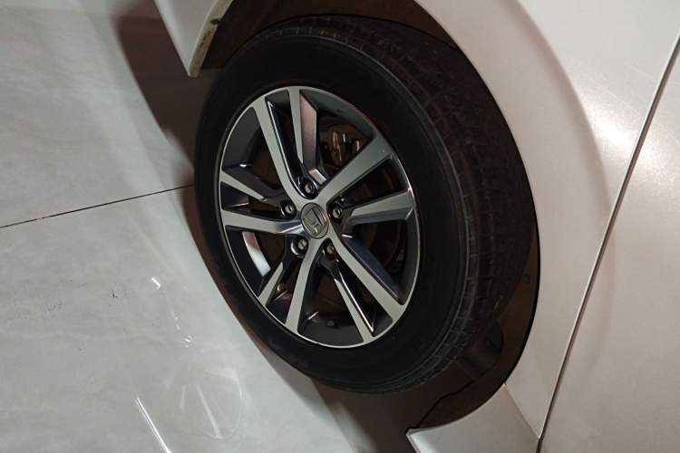 Used Honda Civic 2023 240TURBO CVT Dynamic · Center Stage Special Edition Exterior 5