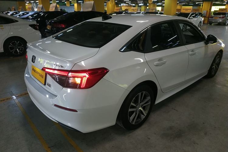 Used Honda Civic 2023 240TURBO CVT Dynamic · Center Stage Special Edition Exterior 5