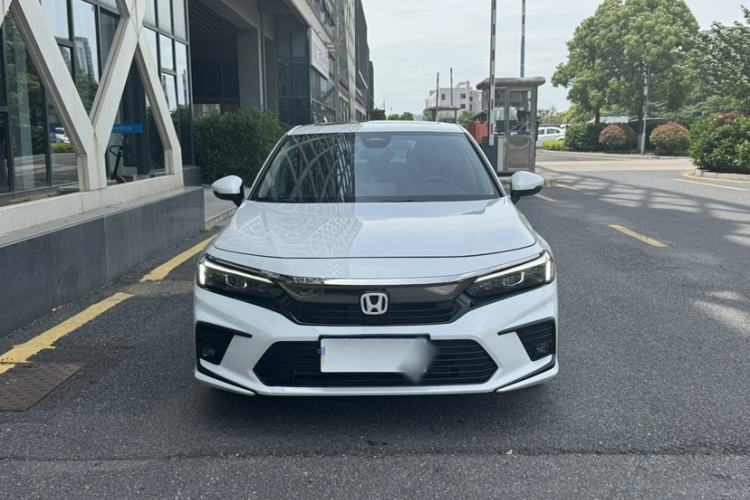 Used Honda Civic 2023 240TURBO CVT Dynamic · Center Stage Special Edition Exterior 5