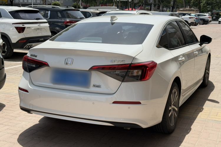 Used Honda Civic 2023 240TURBO CVT Dynamic · Center Stage Special Edition Exterior 5