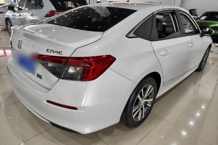 Used Honda Civic 2023 240TURBO CVT Dynamic · Center Stage Special Edition Exterior 5