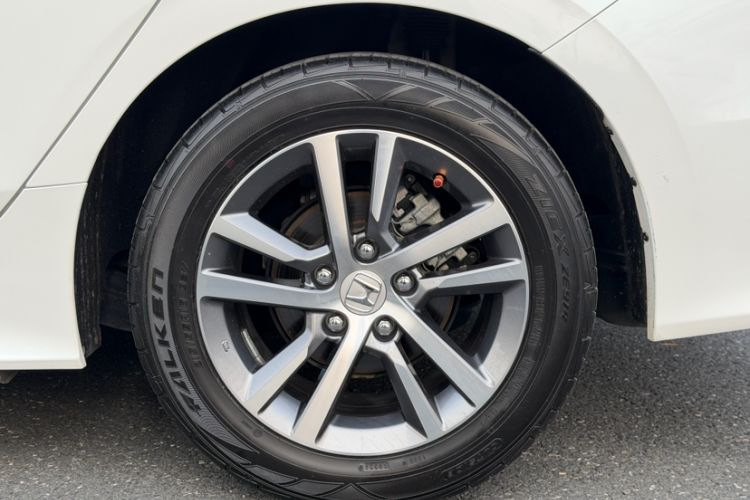 Used Honda Civic 2023 240TURBO CVT Dynamic · Center Stage Special Edition Exterior 7
