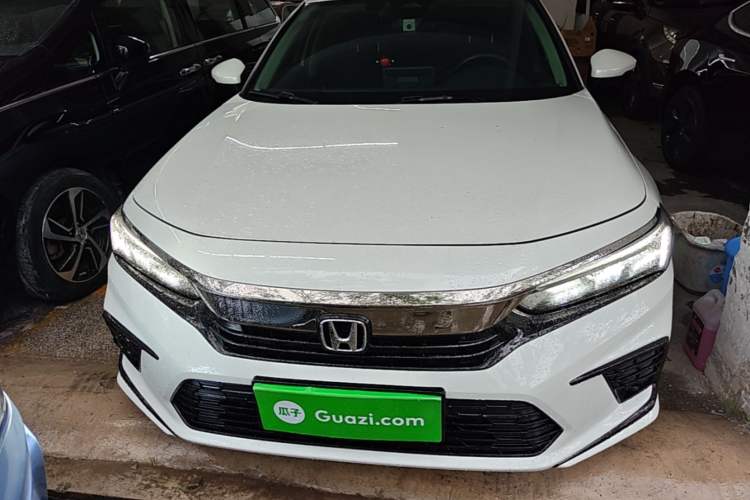 Used Honda Civic 2023 240TURBO CVT Dynamic · Center Stage Special Edition Front