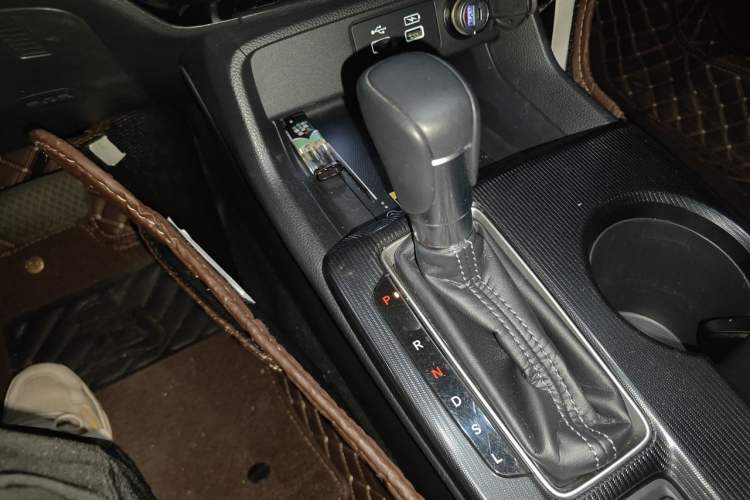 Used Honda Civic 2023 240TURBO CVT Dynamic Control · C-Position Guest Special Edition Gear Lever