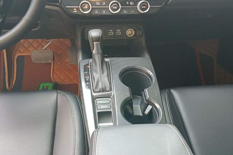 Used Honda Civic 2023 240TURBO CVT Dynamic Edition Gear Lever