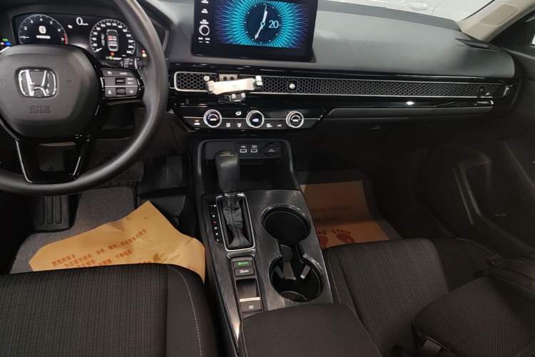 Used Honda Civic 2023 240TURBO CVT Dynamic Edition Gear Lever