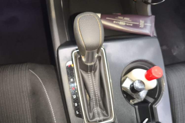 Used Honda Civic 2023 240TURBO CVT Dynamic Edition Gear Lever