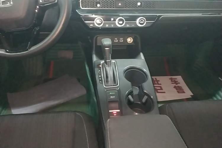 Used Honda Civic 2023 240TURBO CVT Dynamic Edition Gear Lever