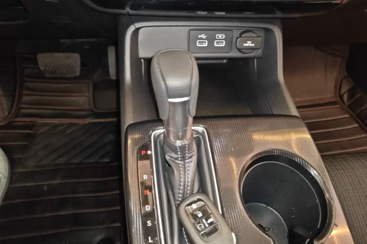Used Honda Civic 2023 240TURBO CVT Dynamic Edition Gear Lever