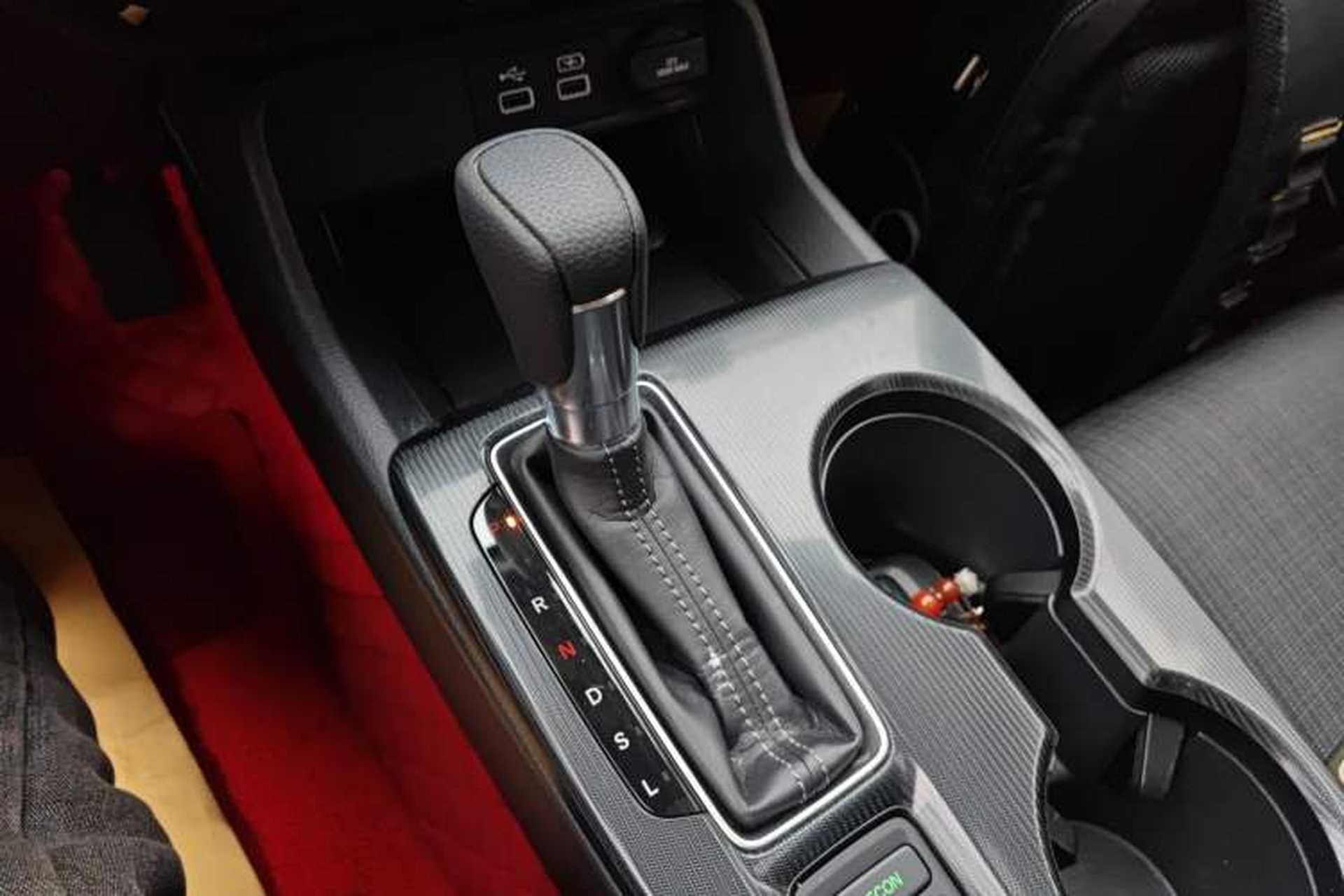 Used Honda Civic 2023 240TURBO CVT Dynamic Edition Gear Lever