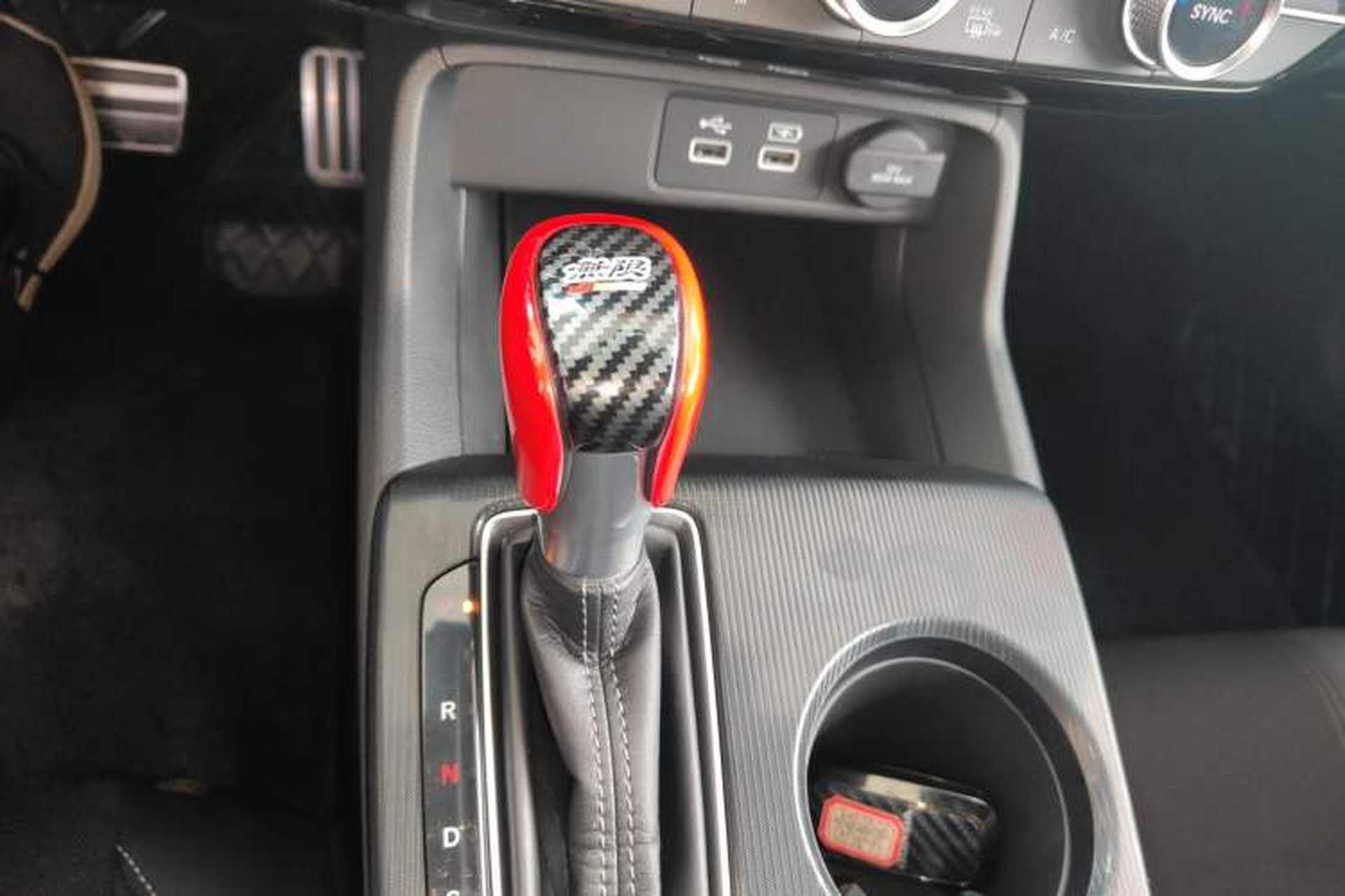 Used Honda Civic 2023 HATCHBACK 240TURBO CVT Extreme Edition Gear Lever